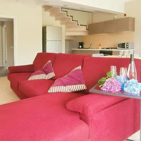 Villa Allegria Gialla Ferienvilla Mit Pool *