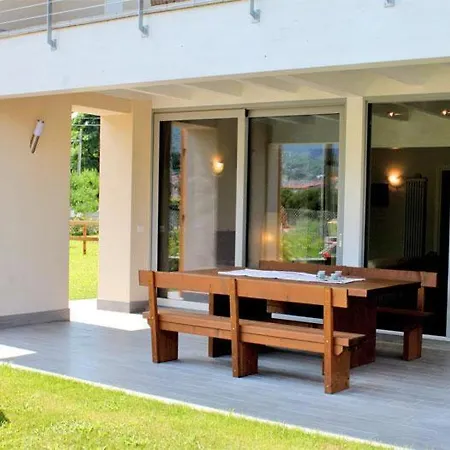 Allegria Gialla Ferienvilla Mit Pool Colico